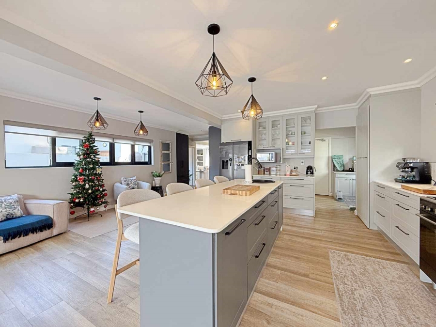 4 Bedroom Property for Sale in Calypso Beach Western Cape